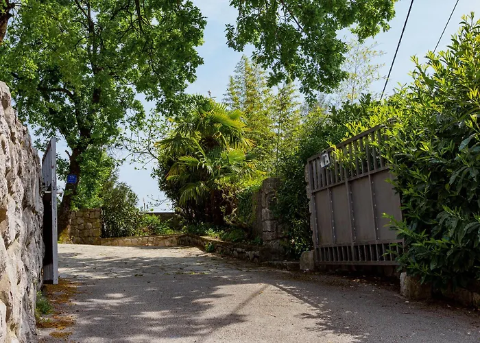 Sea View Lighthouse With 170mbps Wifi And Sunny Balcony Kastav